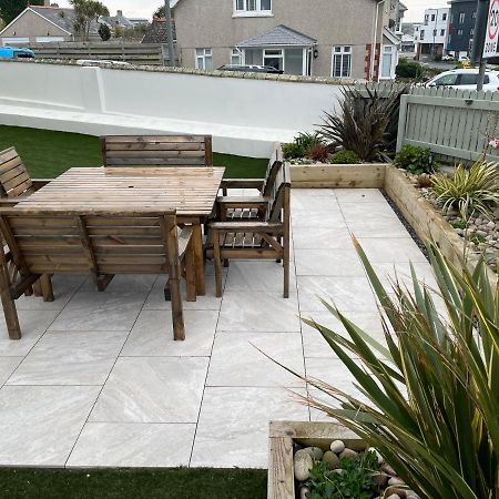 Beautiful 3 Bedroom Apartment By The Sea New Quay エクステリア 写真