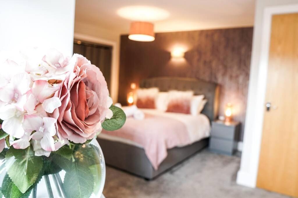 Beautiful 3 Bedroom Apartment By The Sea New Quay エクステリア 写真