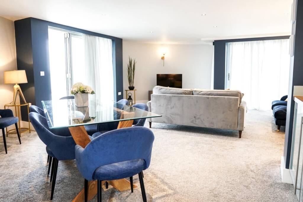 Beautiful 3 Bedroom Apartment By The Sea New Quay エクステリア 写真
