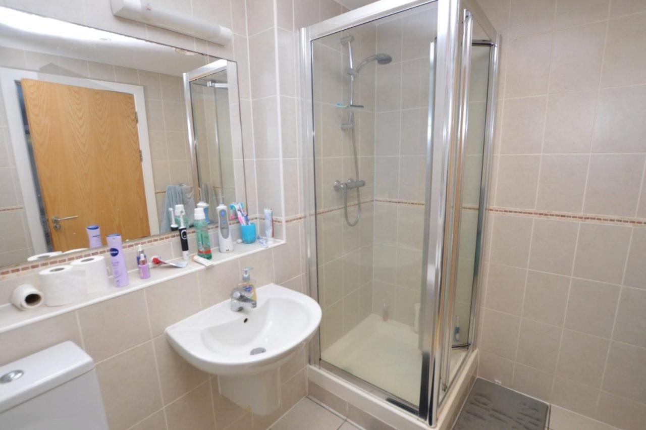 Beautiful 3 Bedroom Apartment By The Sea New Quay エクステリア 写真