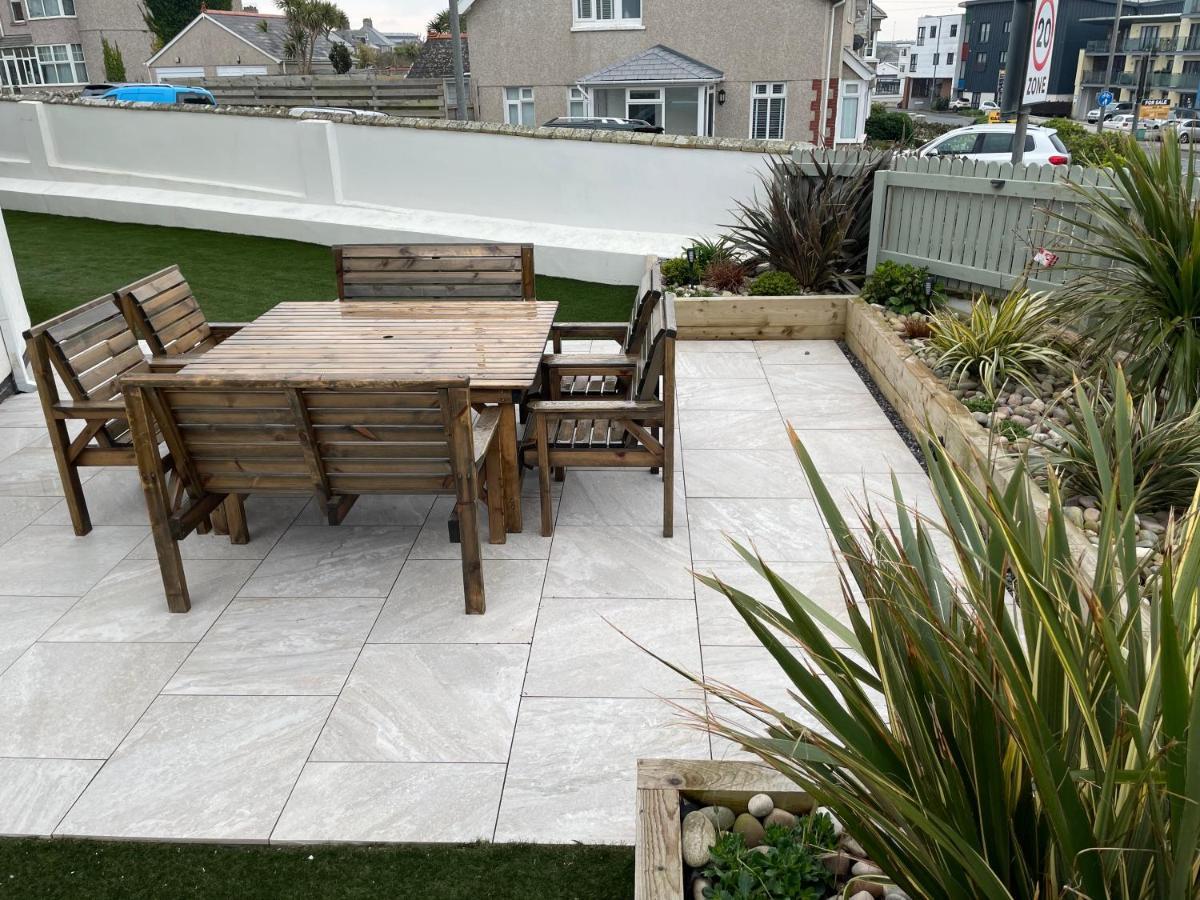 Beautiful 3 Bedroom Apartment By The Sea New Quay エクステリア 写真